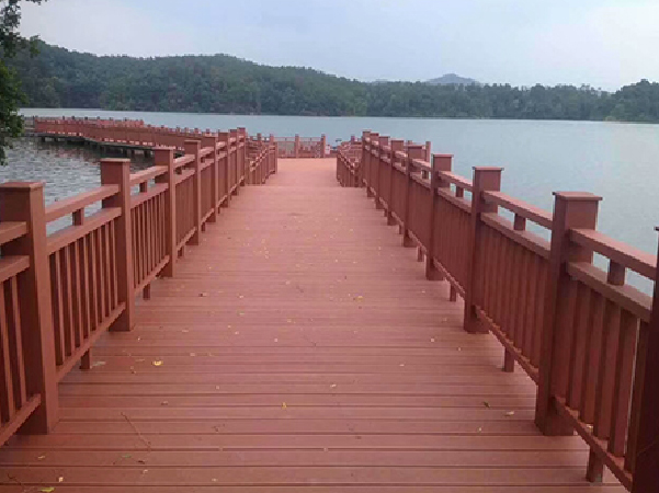 戶外木塑地板應(yīng)用在公園濕地 戶外木塑地板應(yīng)用在公園濕地