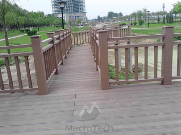 在不同的景區(qū)為何都有木塑復(fù)合地板? 在不同的景區(qū)為何都有木塑復(fù)合地板?
